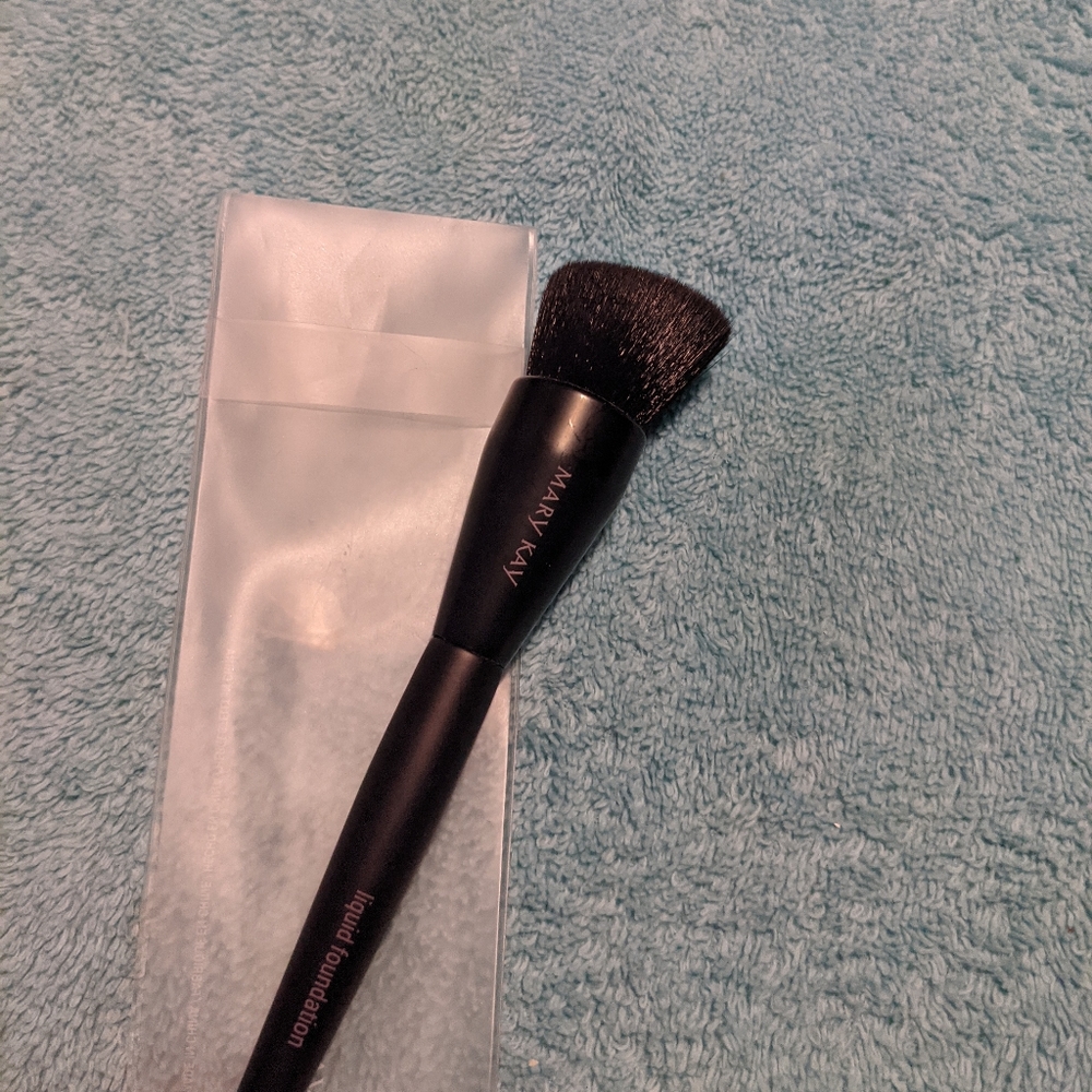 Mary Kay liquid foundation brush